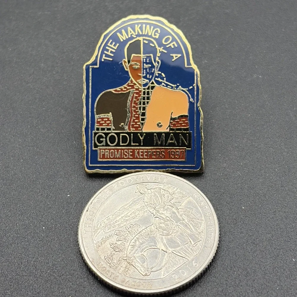 The Making Of A Godly Man‎ Promise Keepers 1997 Lapel Hat Pin